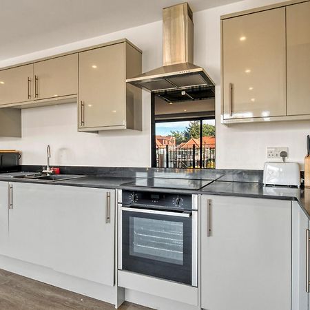 Appartement Modern Penthouse In Wembley à Londres Extérieur photo