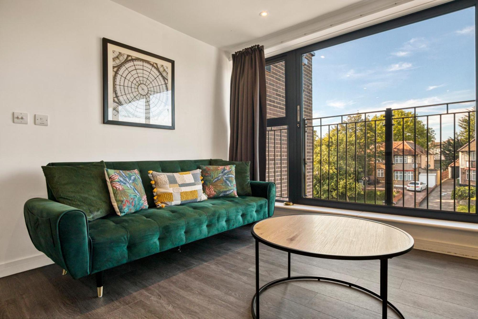 Appartement Modern Penthouse In Wembley à Londres Extérieur photo
